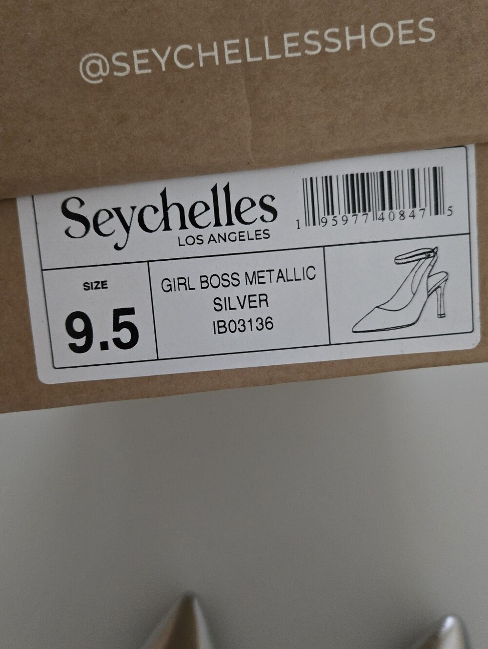 NWT Seychelles GIRL BOSS Silver Pointed Slingback Pumps - Picture 6 of 6